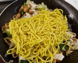 Foto langkah ke 2 dari resep Mie Kuning Goreng.