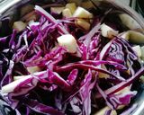 Lilakáposzta almával párolva recept fázis 3 fotója