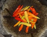 Foto langkah ke 1 dari resep Sambal Pecak.