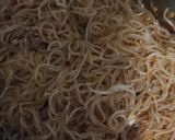 Foto langkah ke 4 dari resep Bihun Goreng Kecap Pedas.