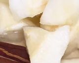 Foto langkah ke 3 dari resep Minuman Hangat Pir Rempah sebagai Alternatif Alami untuk Meredakan Batuk pada Anak.