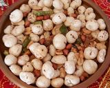 A picture of step 7 of Makhana Chiwda for Vrat.