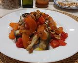 Foto del paso 5 de la receta: Ensalada Tibia de Berenjena al Vapor con Tomate y Albaricoque