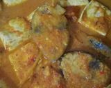 Foto langkah ke 6 dari resep Ikan Tongkol dan Tahu Bumbu Kuning Pedas.