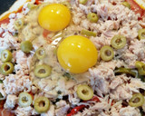 Foto del paso 5 de la receta: Pizza de atún y huevo en sartén