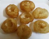 A picture of step 3 of Panipuri.