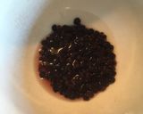 A picture of step 1 of Carrot, currant and coconut salad.