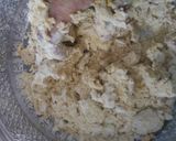 A picture of step 2 of Baisen aur atay ki roti.