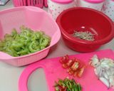 Foto langkah ke 2 dari resep Tumis pare.