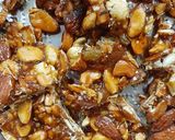 ડ્રાયફ્રૂટ્સ ચીક્કી (Dryfruits Chikki Recipe In Gujarati) રેસીપી સ્ટેપ3ફોટો
