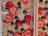 Budín de harina integral con banana y frutos rojos