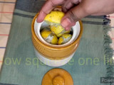 எலுமிச்சை அடை ஊறுகாய்(lemon pickle recipe in tamil)