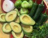 Foto del paso 1 de la receta: Salsa verde aguacatosa