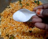 A picture of step 2 of Puffed rice masala.