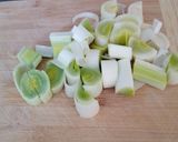 Foto del paso 1 de la receta: Crema de coles de Bruselas y calabacín