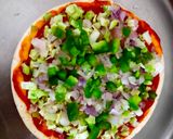વેજ.પીઝા (Veg. Pizza Recipe In Gujarati) રેસીપી સ્ટેપ3ફોટો
