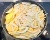 Foto del paso 1 de la receta: Tortilla de patata con cebolla