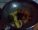 Foto langkah ke 2 dari resep Tongseng ayam bumbu instan sedaap.