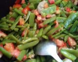 صورة لخطوة 3 من وصفة رز وفاصوليا خضرا باللحمه