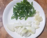 Foto langkah ke 2 dari resep Sayur Bening Oyong & Jamur Kuping.