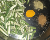 कुरकुरी भिंडी (Kurkuri Bhindi recipe in Hindi) रेसिपी चरण 1 फोटो