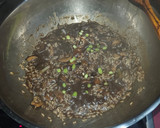 Foto del paso 5 de la receta: Arroz con setas y ajos tiernos