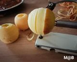 Une image de l'étape 2 de Tarte aux pommes et à la confiture de rhubarbe.