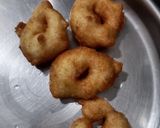 A picture of step 3 of Medu Vada sambar.