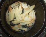 A picture of step 2 of Tasty Chilli Potatoes.