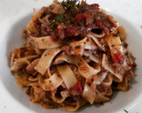 Foto del paso 6 de la receta: Tagliatelle con morcilla, piquillos y cebolla caramelizada