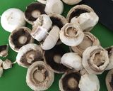 Pikáns gombapaprikás krumplipürével recept fázis 1 fotója