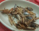 Foto langkah ke 1 dari resep Tumis Toge Ikan Asin.