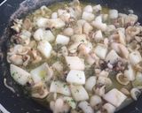Foto del paso 1 de la receta: Arroz negro con sepia y gambas
