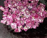 Foto langkah ke 4 dari resep Dragon Pink Caramel Popcorn.