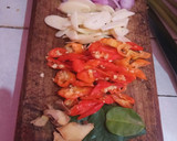 Foto langkah ke 1 dari resep Tongkol Suwir Pedas bumbu irisan.