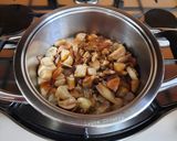 Foto del passaggio 5 della ricetta Risotto ai funghi porcini surgelati "a modo mio"