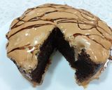 A picture of step 2 of Eggless Coffee dalgono cake with dalgona cold coffee.