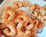 Foto del paso 2 de la receta: Vieiras y langostinos a la crema de cava