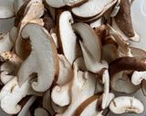 Hình bước làm 2 của món Gà Xào Nấm Truffle !!!!