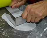 Foto del paso 9 de la receta: Tarta Día del Padre Camisa Fondant