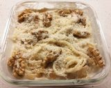 Foto del paso 3 de la receta: Espagueti con crema de queso, cebolla y nueces