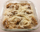 Foto del paso 3 de la receta: Espagueti con crema de queso, cebolla y nueces
