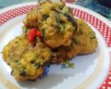 Foto langkah ke 5 dari resep 4. Bakwan Jagung Jamur Kuping.