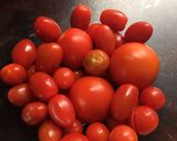 A picture of step 1 of Broccoli, tomato and smoked garlic soup.