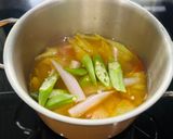 Hình bước làm 3 của món Canh chua Nam Bộ biến tấu
