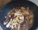 รูปขั้นตอนการทำที่ 2 ของ ไก่ผัดขิง
