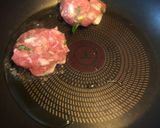 รูปขั้นตอนการทำที่ 1 ของ เบอเกอร์หมูกับเห็ดไวท์ครีมซอสคีโต