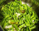 A picture of step 3 of Aachari Guwar sabji.