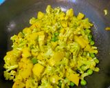 A picture of step 3 of Cauliflower peas and potato sabzi.