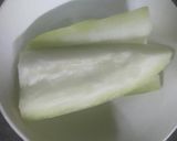 Hình bước làm 1 của món Bí đao xào lòng gà